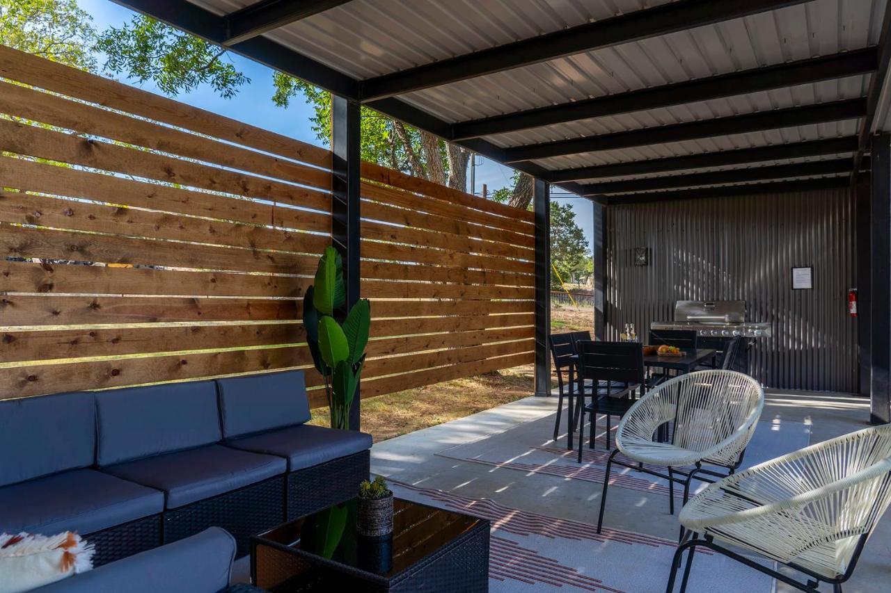 Vila Container Haus Pet Friendly With Cowboy Pool Fredericksburg Exteriér fotografie