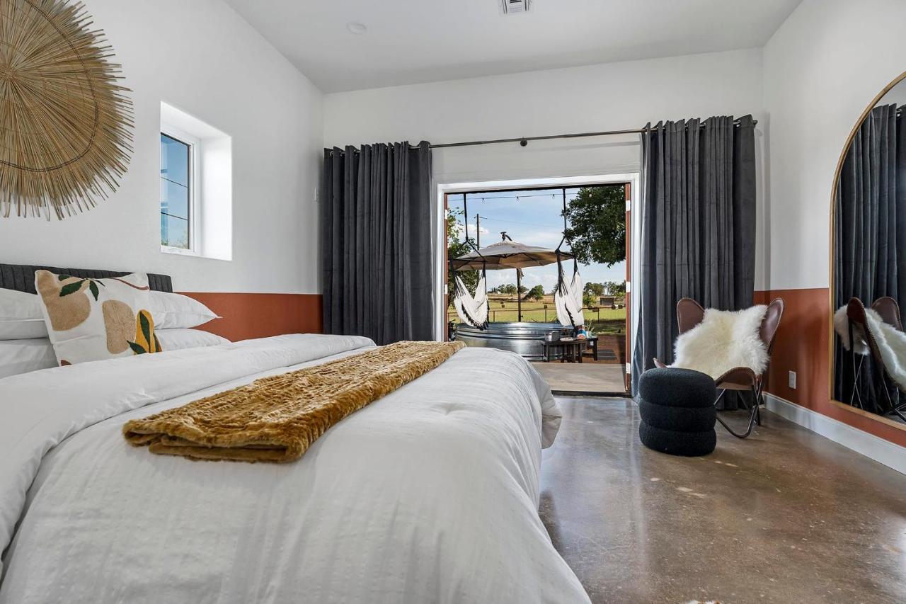 Vila Container Haus Pet Friendly With Cowboy Pool Fredericksburg Exteriér fotografie