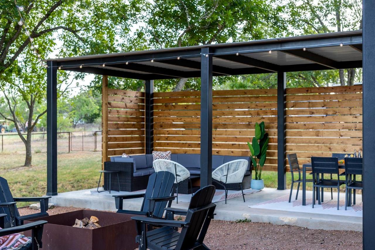 Vila Container Haus Pet Friendly With Cowboy Pool Fredericksburg Exteriér fotografie
