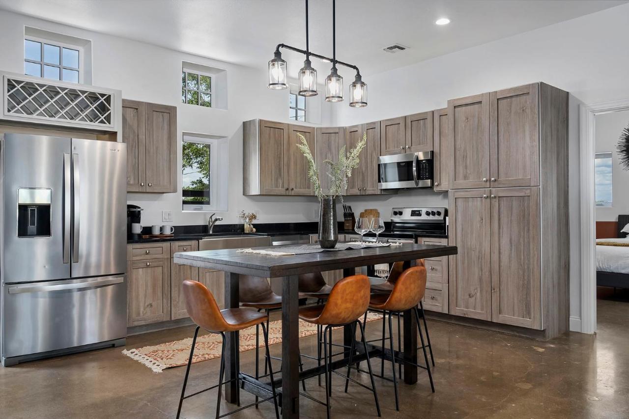 Vila Container Haus Pet Friendly With Cowboy Pool Fredericksburg Exteriér fotografie