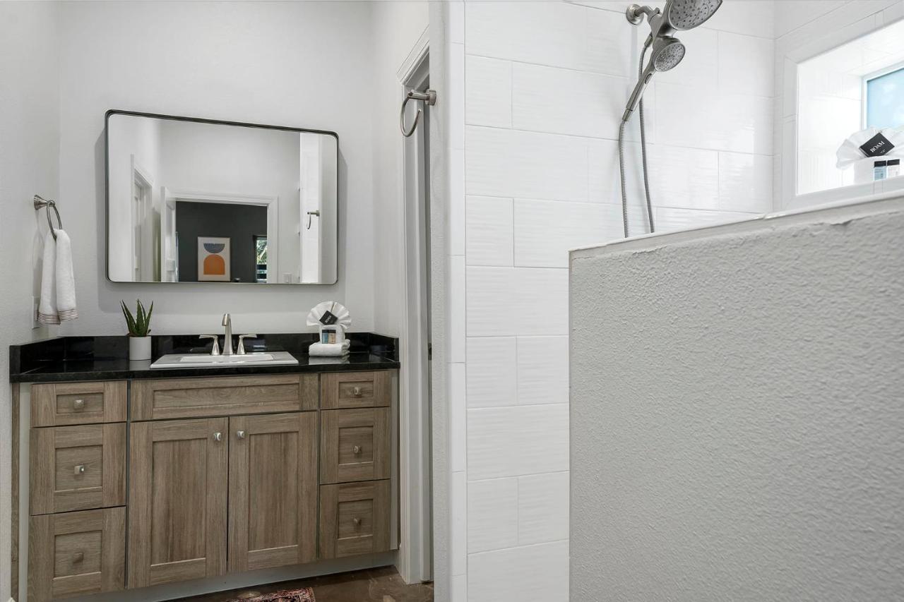 Vila Container Haus Pet Friendly With Cowboy Pool Fredericksburg Exteriér fotografie