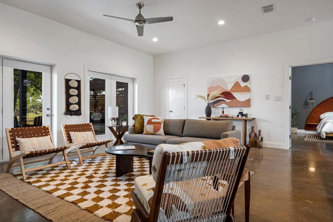 Vila Container Haus Pet Friendly With Cowboy Pool Fredericksburg Exteriér fotografie