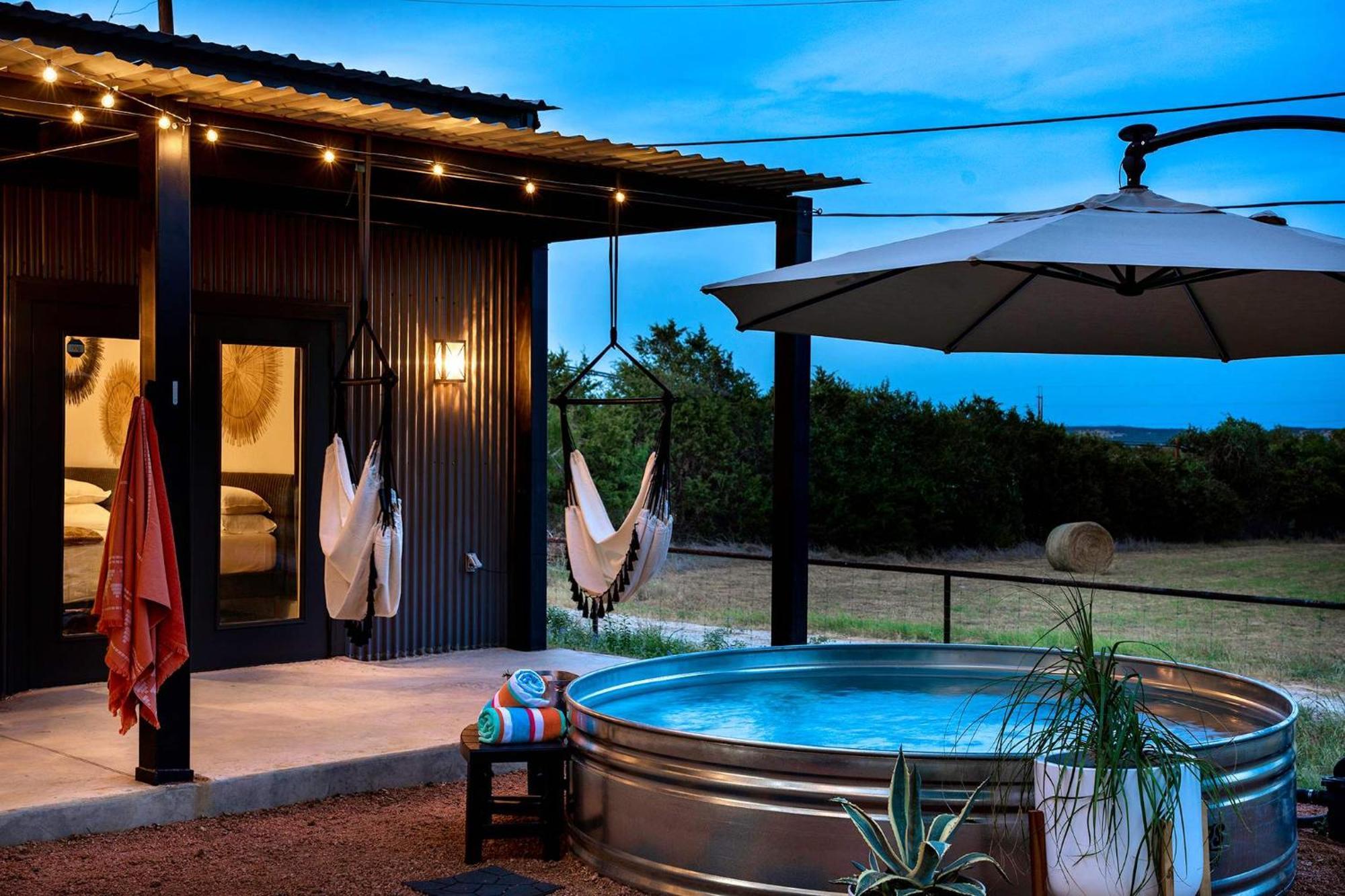 Vila Container Haus Pet Friendly With Cowboy Pool Fredericksburg Exteriér fotografie
