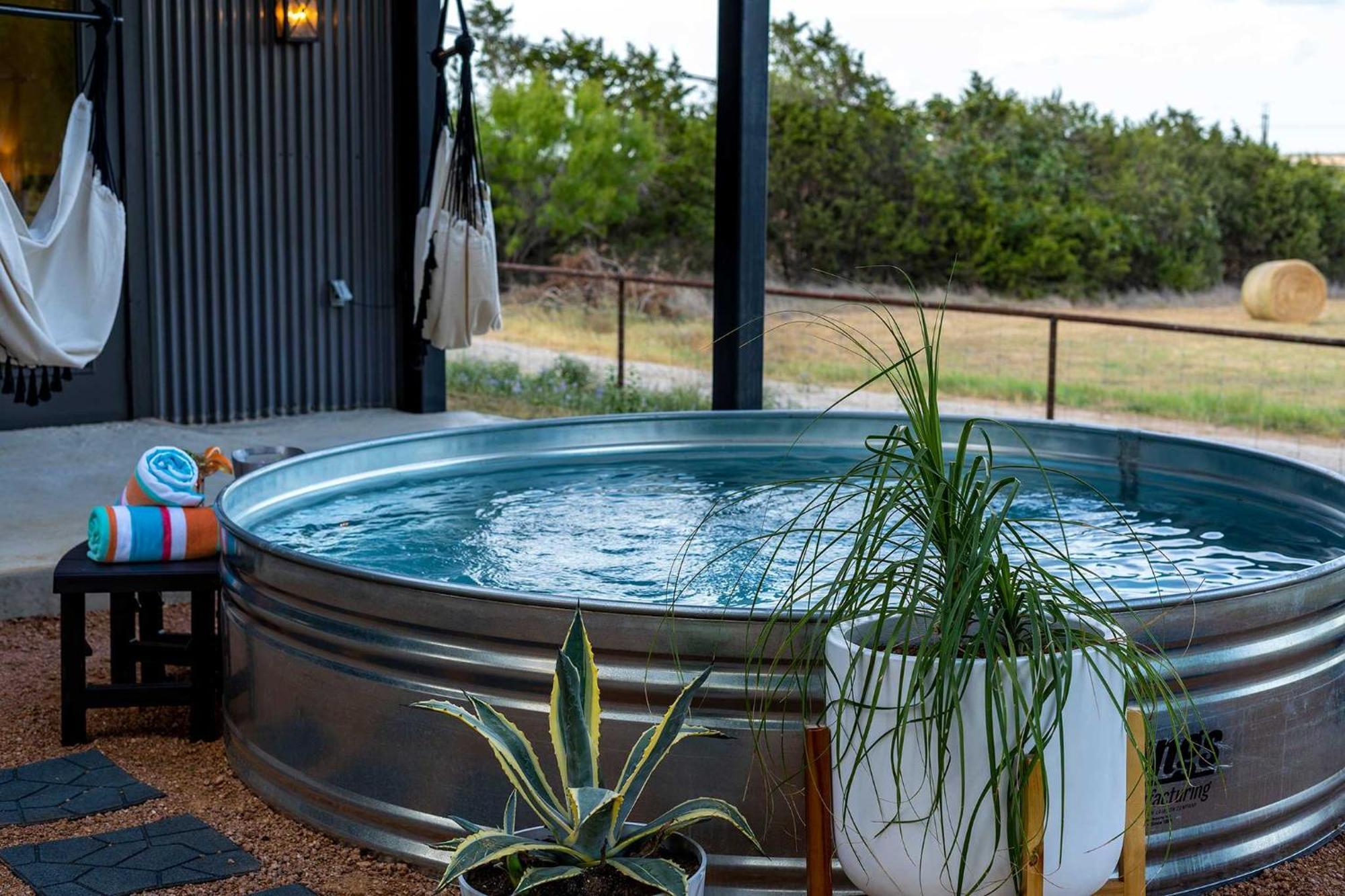 Vila Container Haus Pet Friendly With Cowboy Pool Fredericksburg Exteriér fotografie